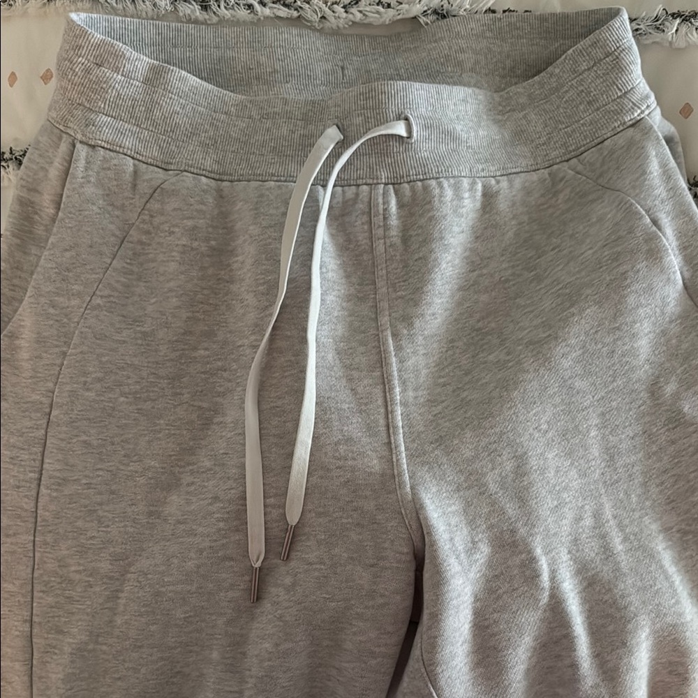 Lululemon light grey Scuba High-Rise Relaxed Jogger 27"